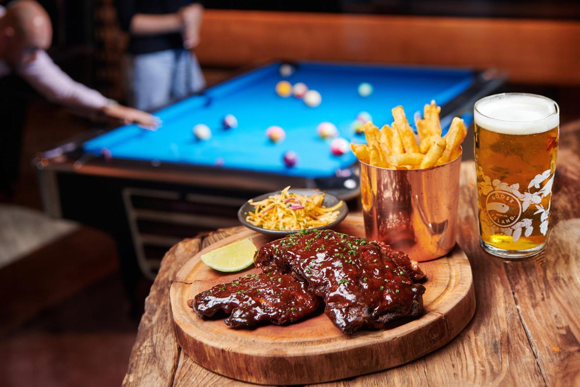 Five Luxe Otel Dubai Dış mekan fotoğraf A plate of pork ribs