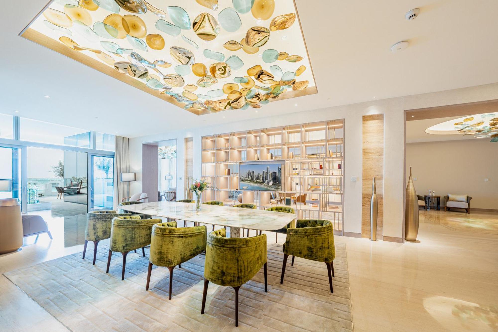 Five Luxe Otel Dubai Dış mekan fotoğraf The interior of the hotel