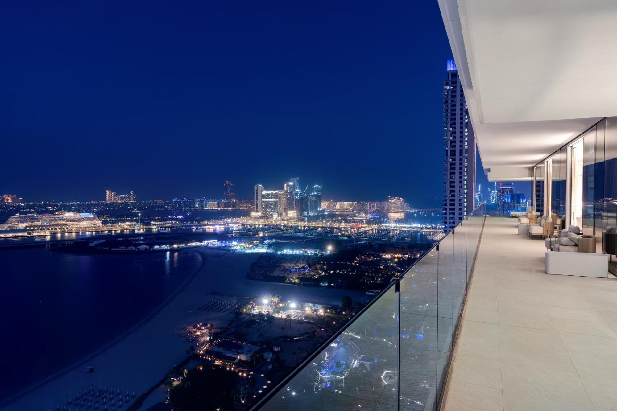 Five Luxe Otel Dubai Dış mekan fotoğraf View from the penthouse