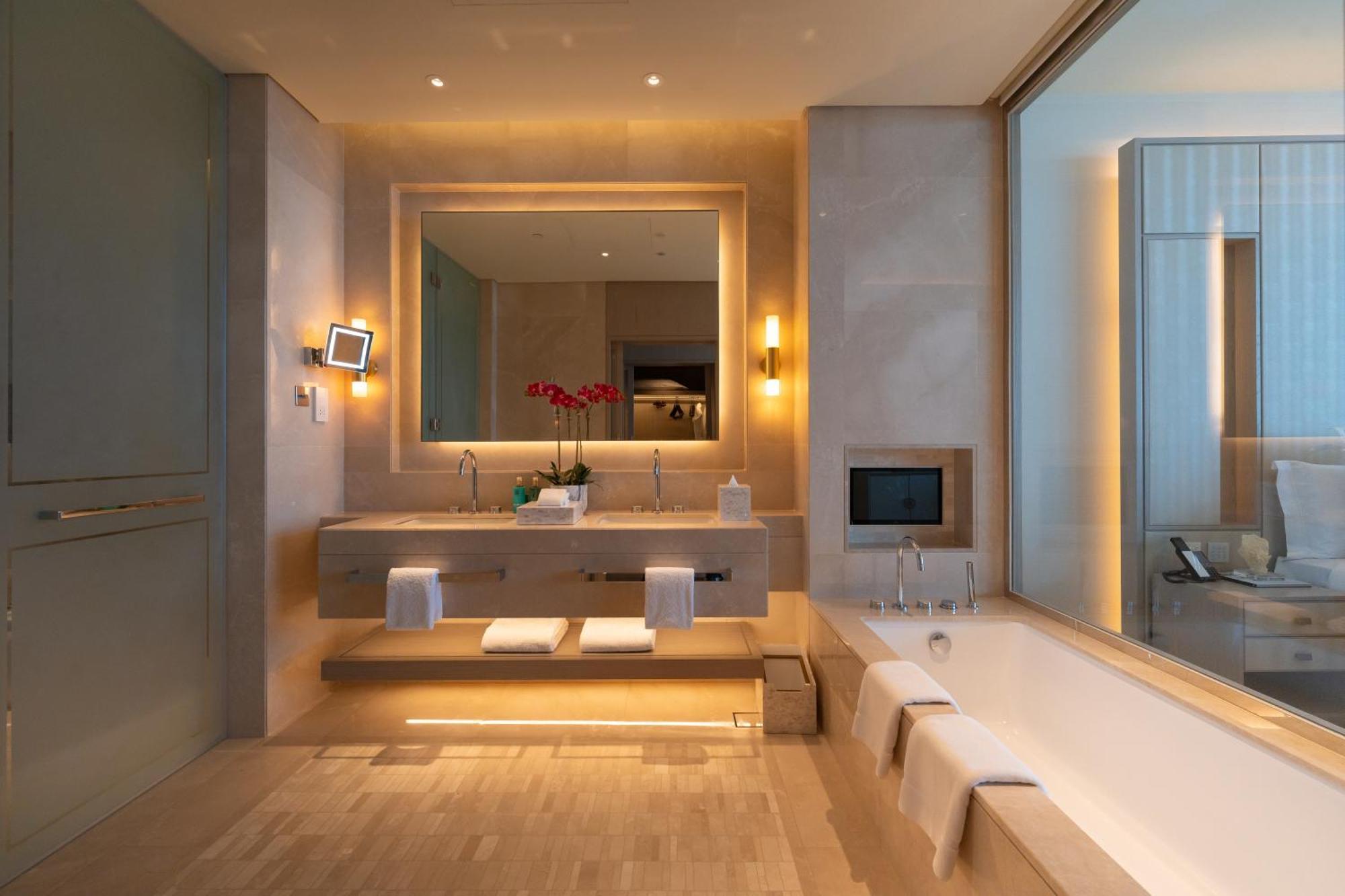 Five Luxe Otel Dubai Dış mekan fotoğraf Bathroom